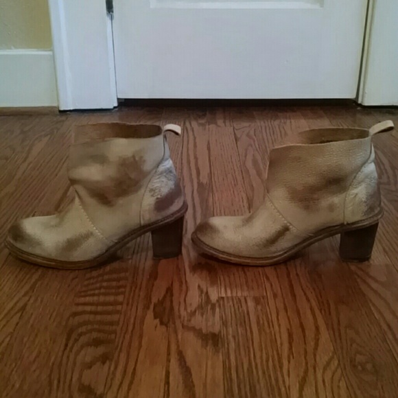 Luminous sliced booties, Holding Horses Anthro - Picture 7 of 13
